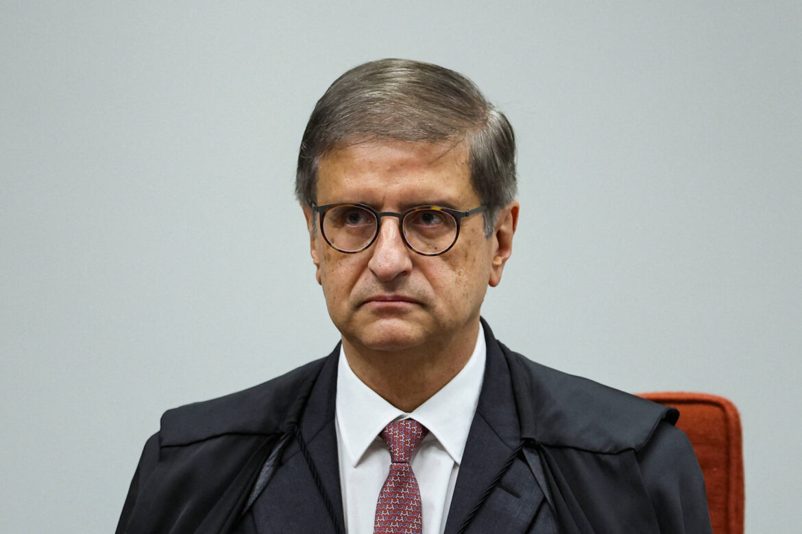 pgr-pede-a-condenacao-de-filipe-martins-e-reus-com-postos-relevantes-no-governo-bolsonaro