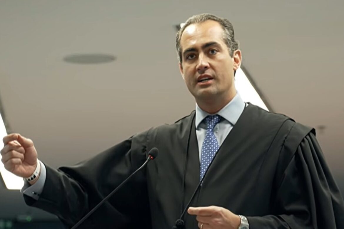 defesa-diz-no-stf-que-camara-era-bombeiro-das-bobagens-de-cid