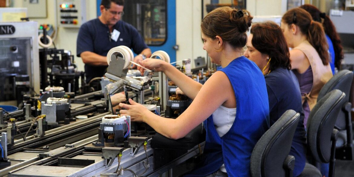 feira-de-empregos-oferece-oportunidades-para-jovens-de-favelas-do-rio