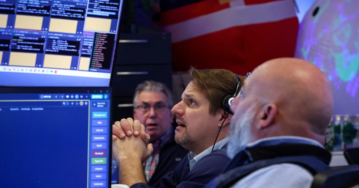 s&p-500-e-nasdaq-abrem-em-baixa-por-nervosismo-sobre-gastos-da-oracle-com-ia