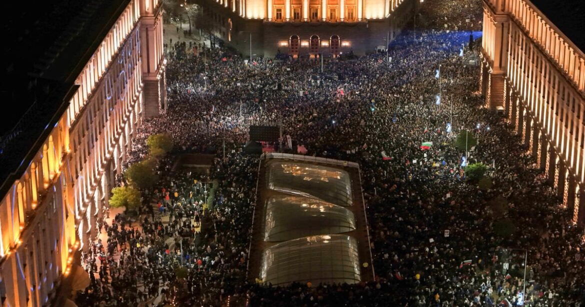 governo-bulgaro-renuncia-apos-semanas-de-protestos-nas-ruas