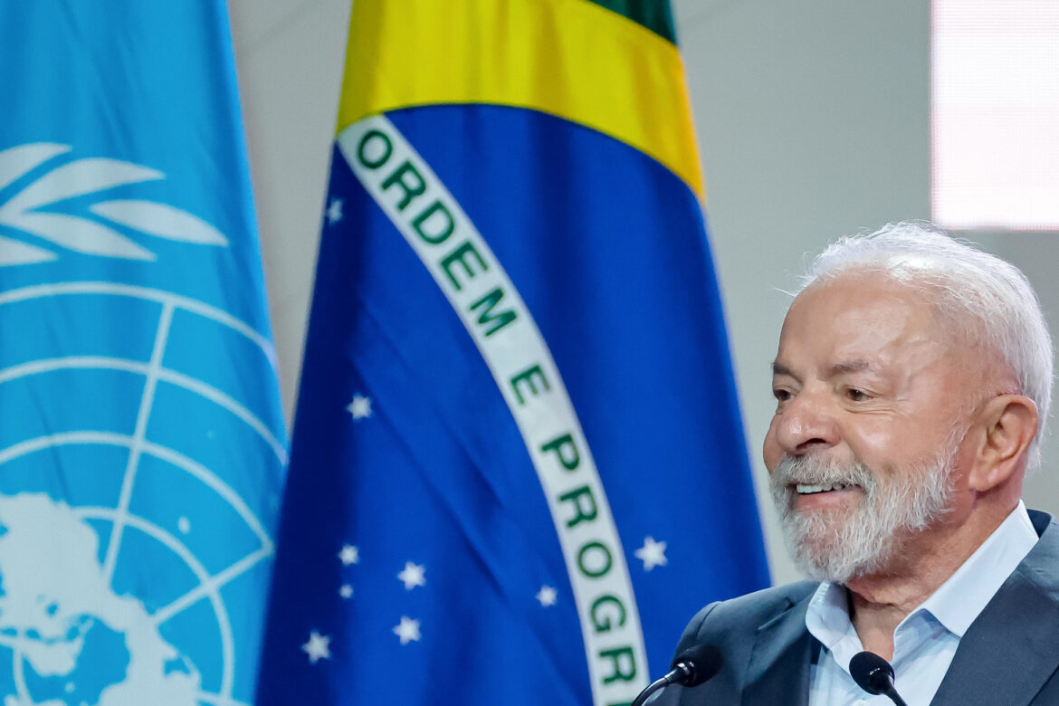 lula-minimiza-pre-candidatura-de-flavio-bolsonaro:-eles-perderao