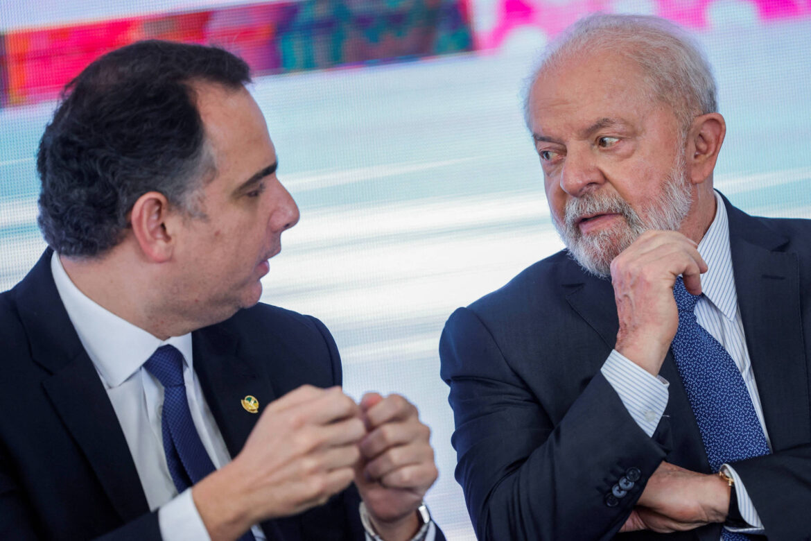 lula-diz-que-nao-desistiu-de-pacheco-em-mg-e-que-pediu-ajuda-para-ganhar-eleicoes-em-2026