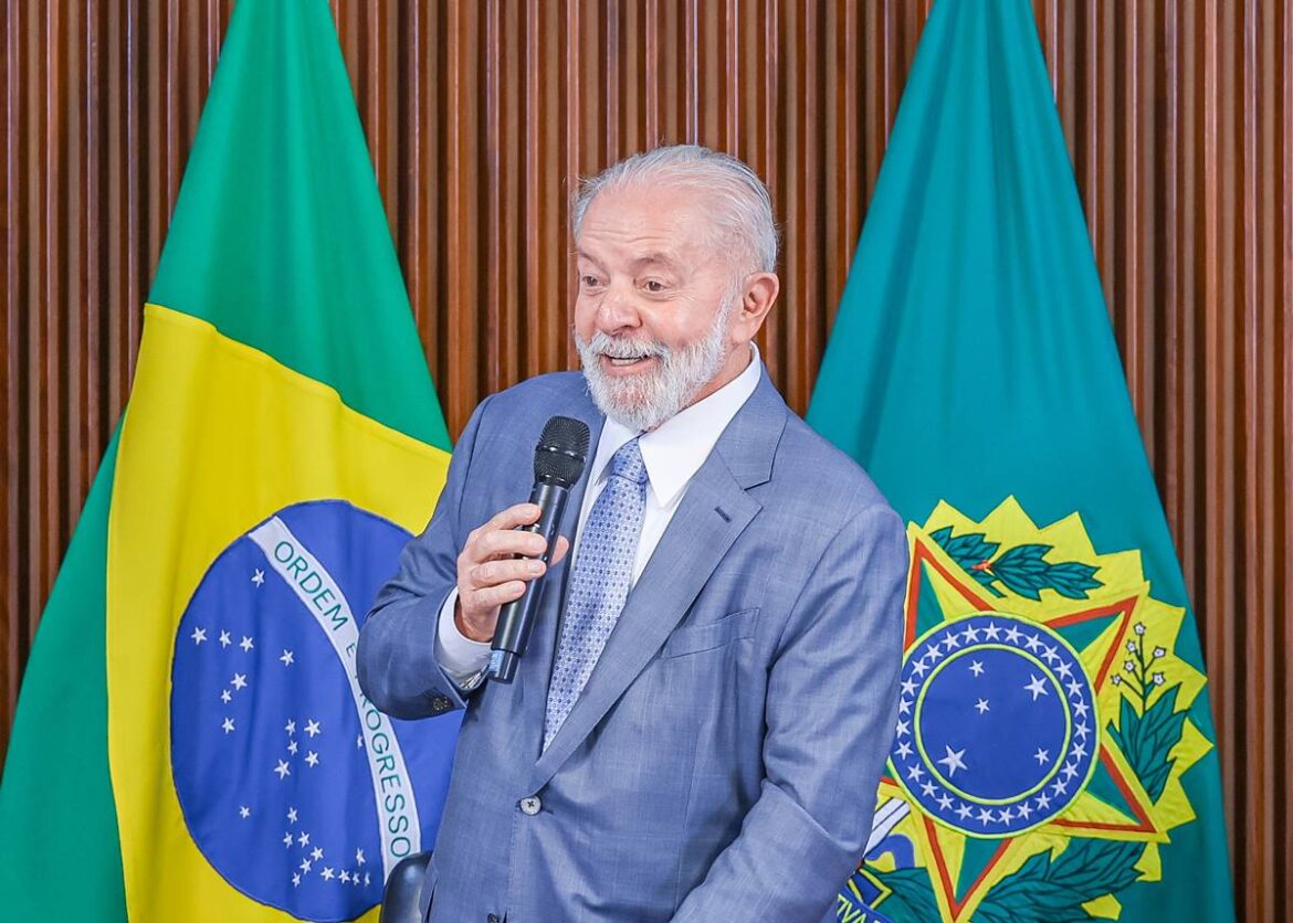 lula-convida-ministros-para-pelada-apos-reuniao-ministerial