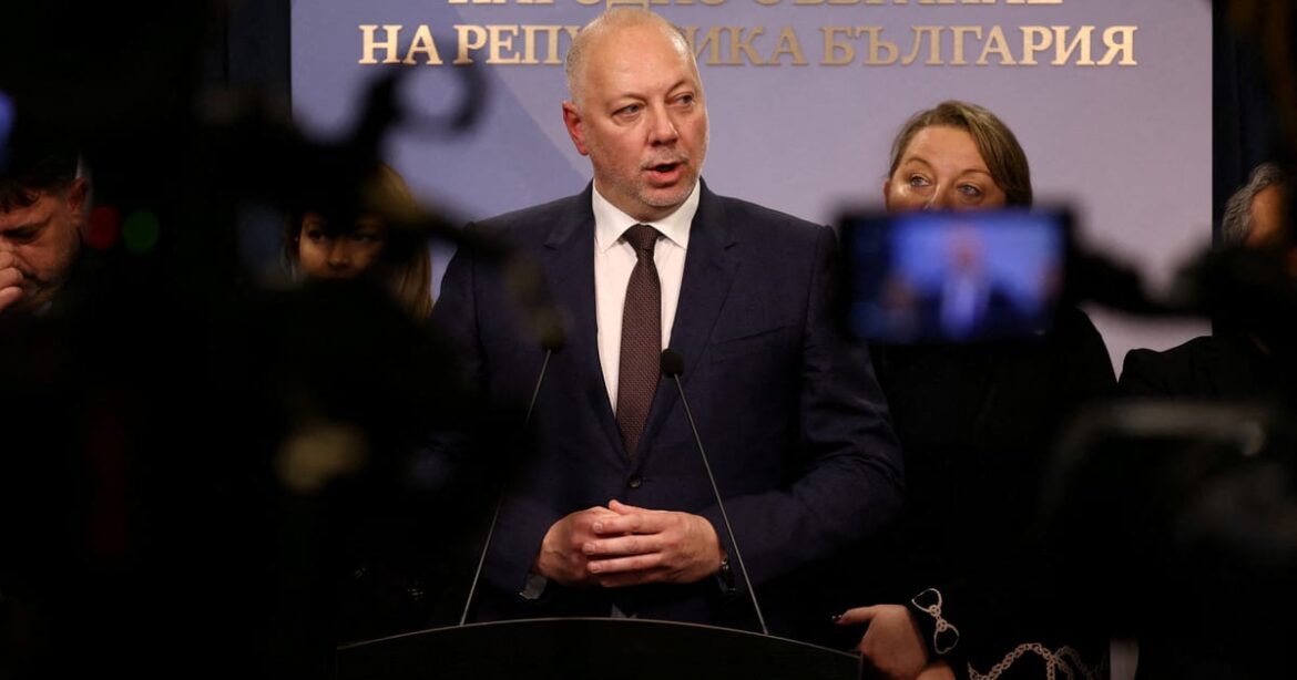 bulgaria-enfrenta-turbulencia-apos-protestos-derrubarem-governo-as-vesperas-da-entrada-na-zona-do-euro