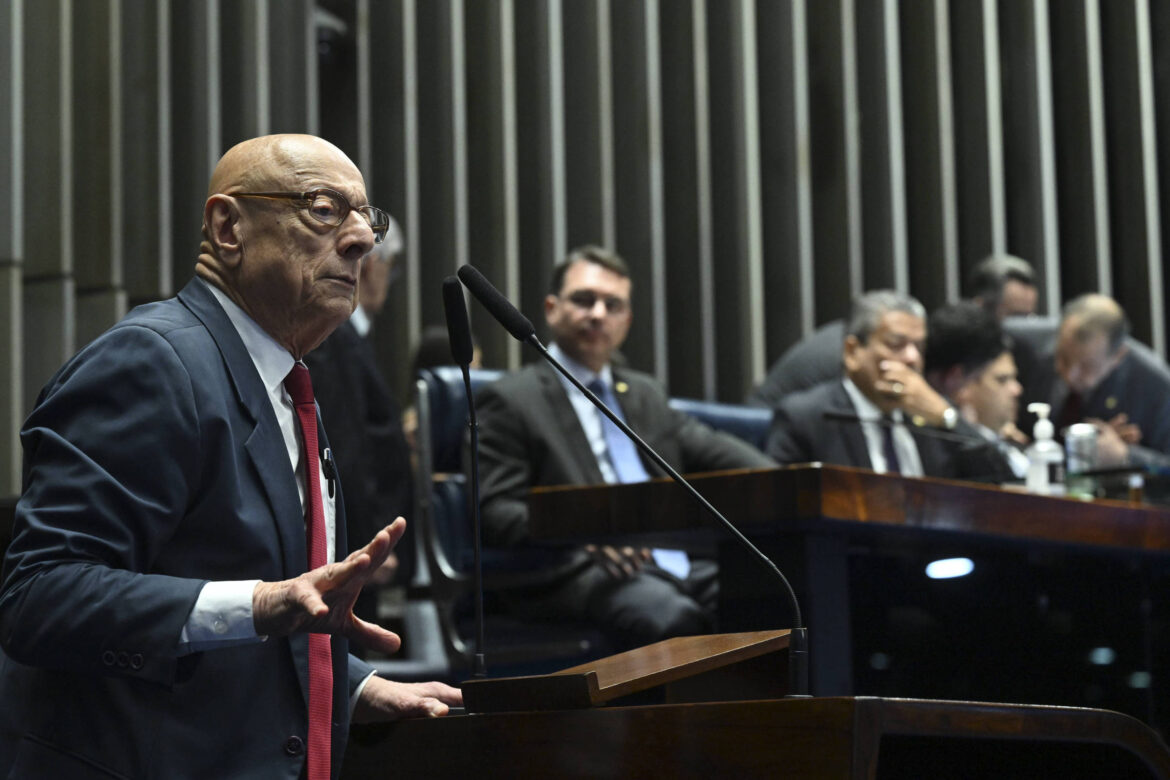 relator-de-pl-da-dosimetria-no-senado-flerta-com-anistia-em-meio-a-cenario-eleitoral-incerto-em-sc