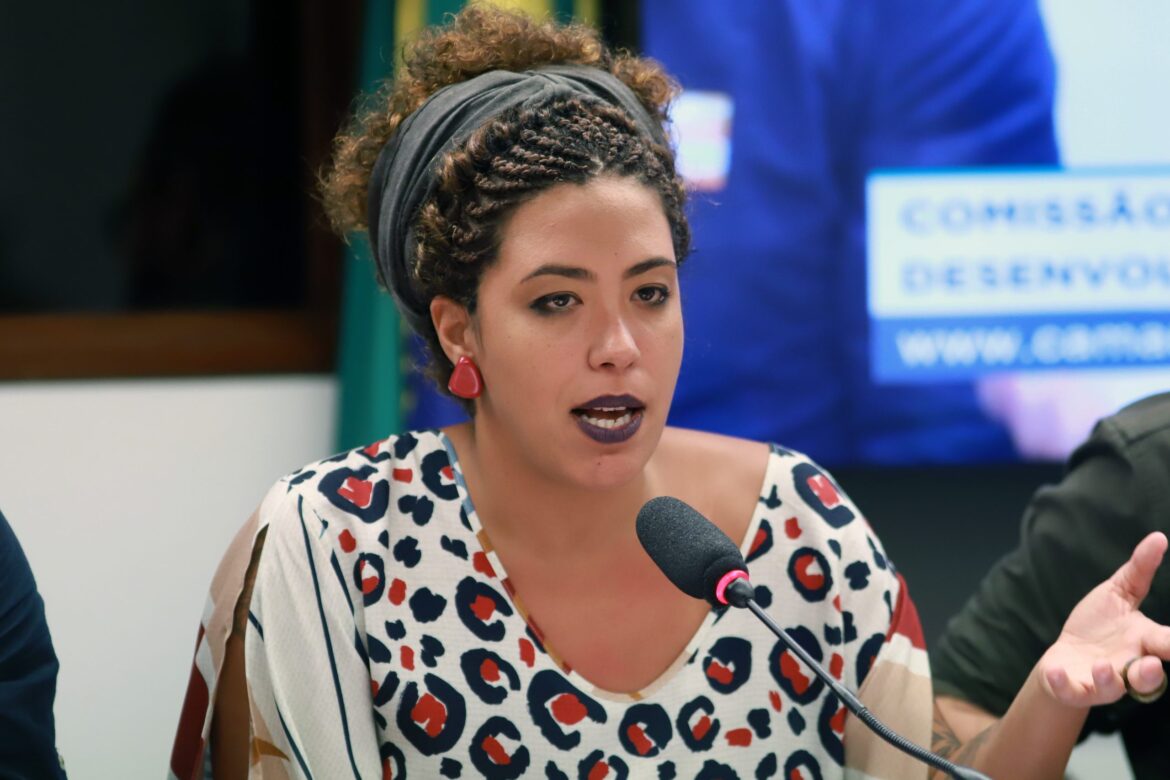 deputada-do-psol-diz-que-motta-vai-restabelecer-escolta-apos-retirada-da-protecao