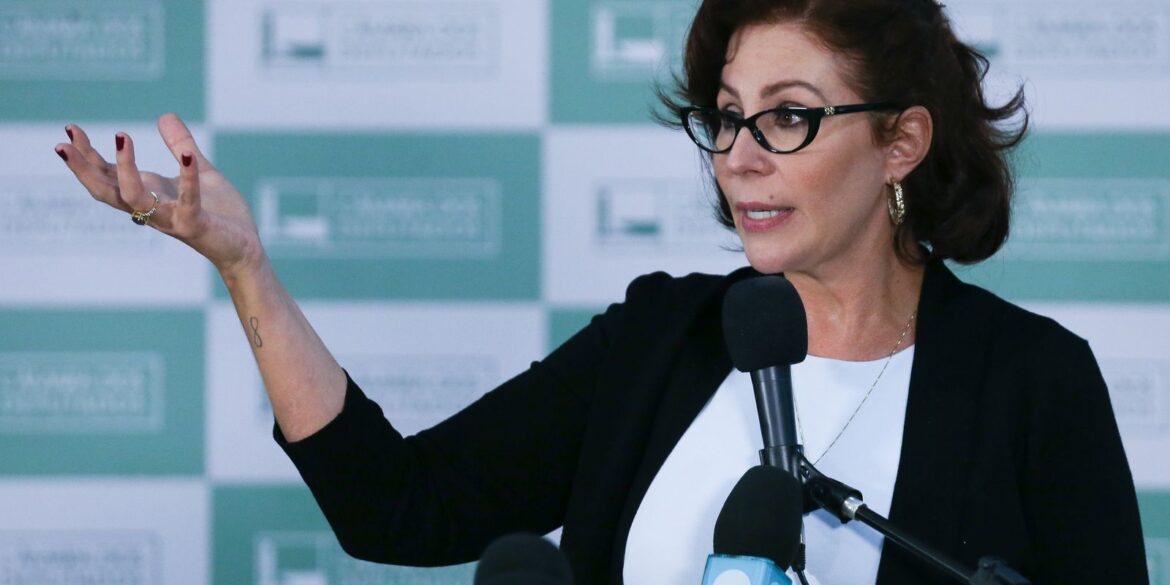 carla-zambelli-renuncia-ao-mandato;-camara-dara-posse-ao-suplente