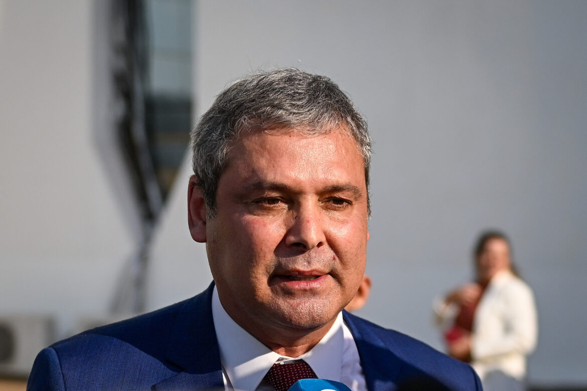 lider-do-pt-rompe-com-centrao:-nao-podemos-nos-misturar
