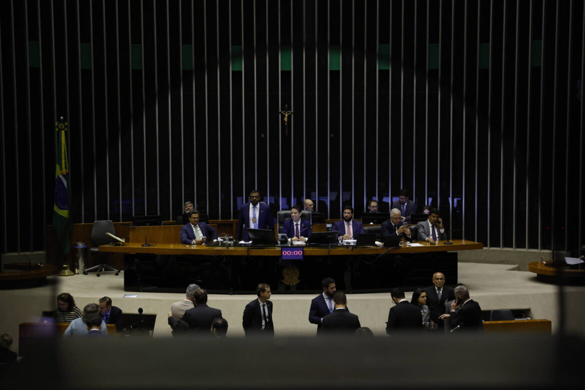 congresso-ignora-transparencia-de-emendas-imposta-pelo-stf-e-mantem-r$-1-bilhao-com-padrinho-oculto