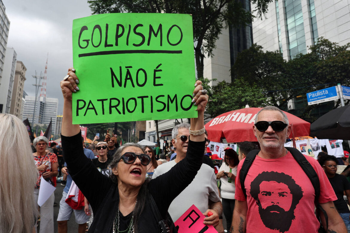 projeto-que-tenta-salvar-bolsonaro-e-presente-de-natal-para-faccoes,-diz-senador