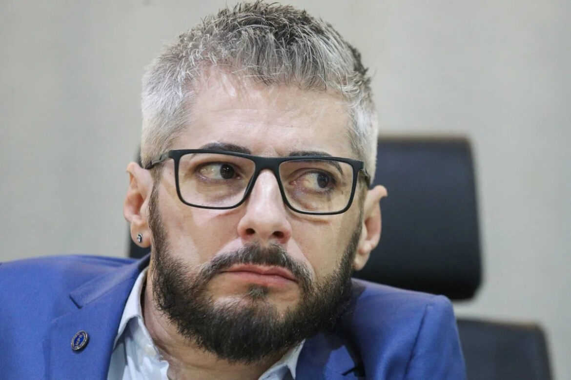 sem-desconto:-ministro-da-previdencia-exonera-secretario-preso-pela-pf