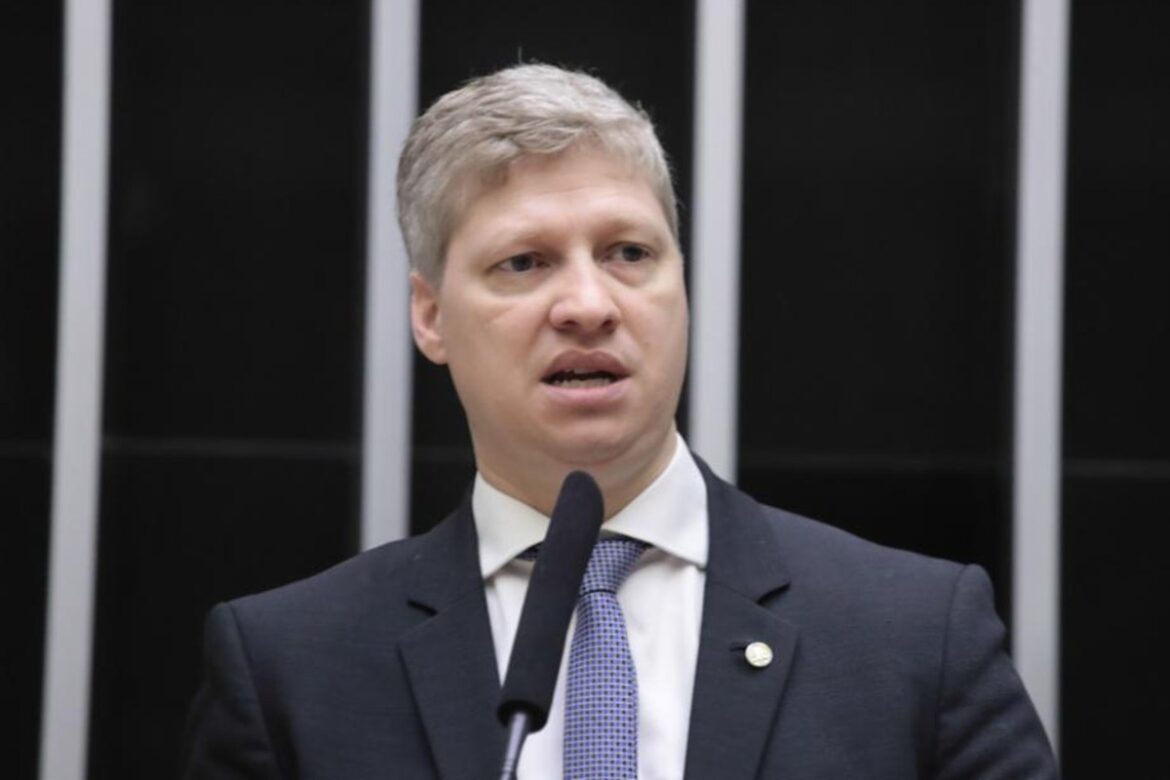 partido-novo-volta-a-pedir-convocacao-de-lulinha-a-cpmi-do-inss
