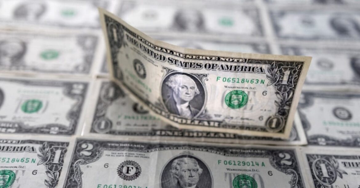 dolar-fecha-estavel-apos-leiloes-do-bc,-mas-sobe-2,18%-na-semana