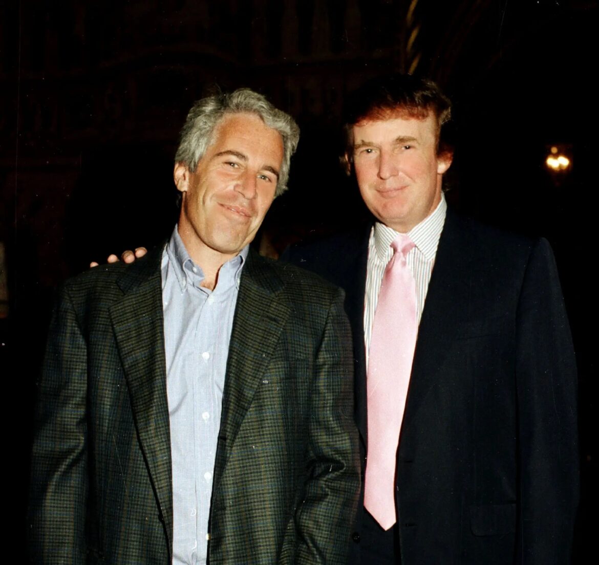 novos-arquivos-do-caso-epstein-citam-brasil-e-tem-trechos-censurados
