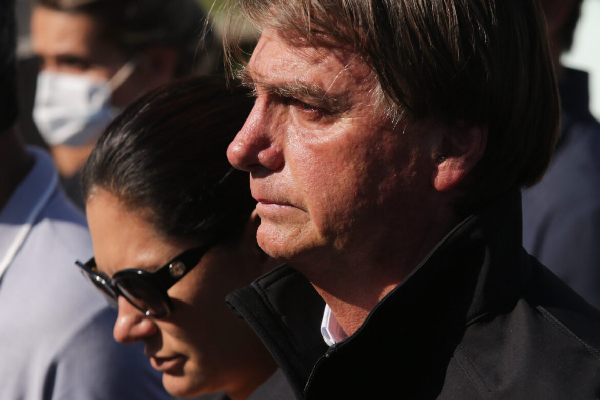 defesa-de-bolsonaro-pede-novo-horario-de-fisioterapia.-saiba-motivo