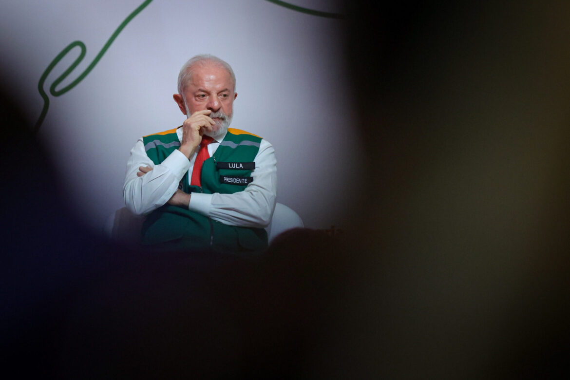 orcamento-tem-cortes-na-previdencia-e-em-programas-chave-de-lula