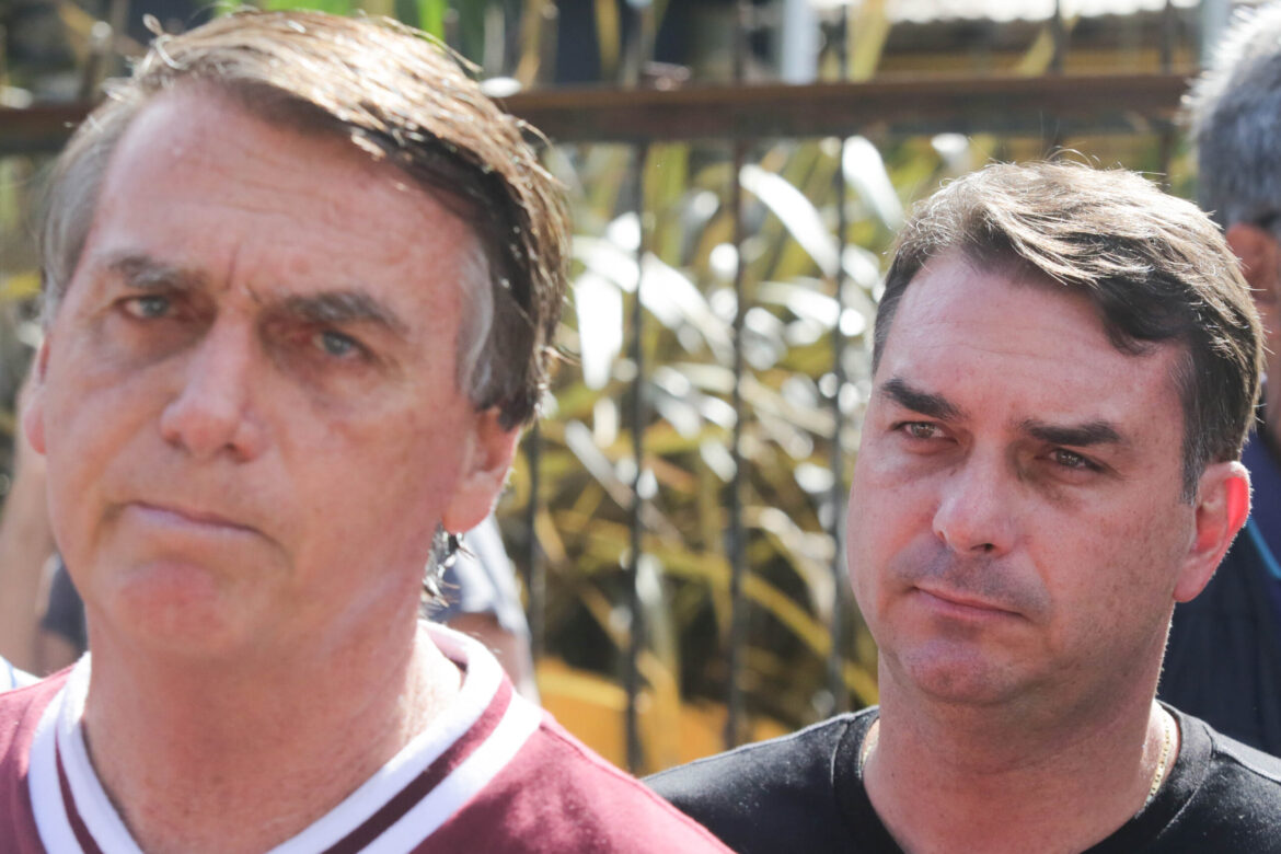 defesa-de-bolsonaro-pede-autorizacao-para-visita-de-flavio