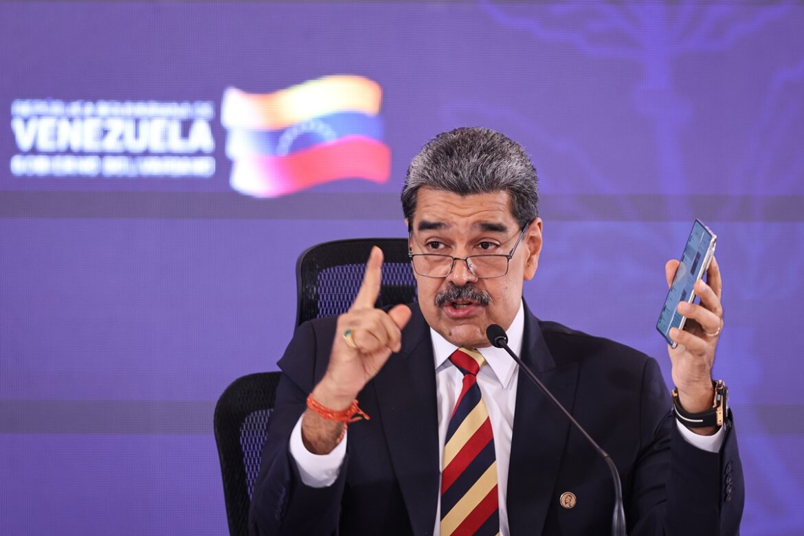 maduro-reage-aos-eua-em-meio-a-cerco-naval:-corsarios