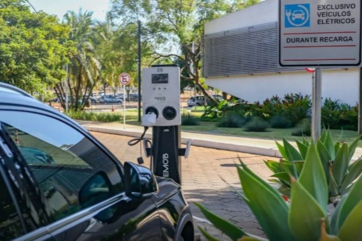 postos-de-combustiveis-poderao-ter-pontos-e-cobrar-recarga-eletrica