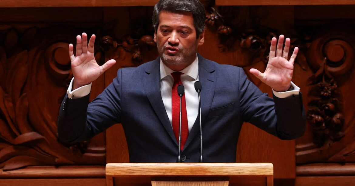 lider-da-extrema-direita-de-portugal-e-obrigado-a-remover-cartazes-contra-comunidade-cigana