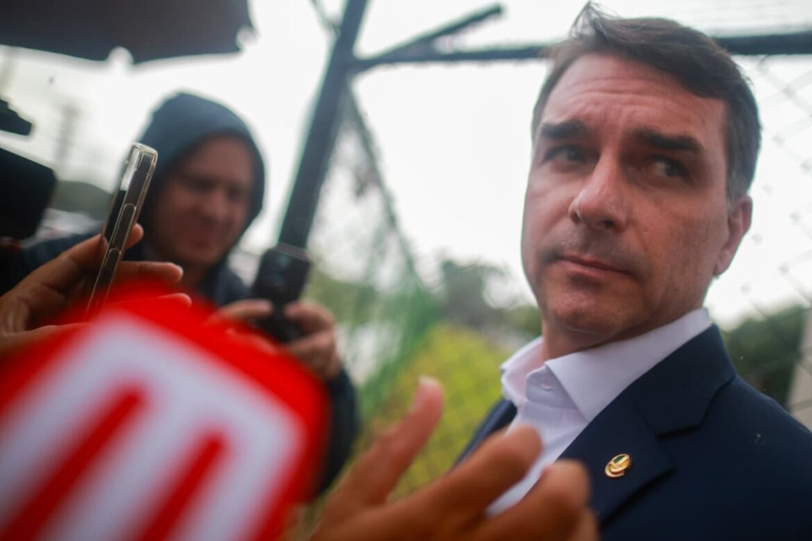 direita-chega-a-2026-com-divisao-e-flavio-abencoado-por-bolsonaro