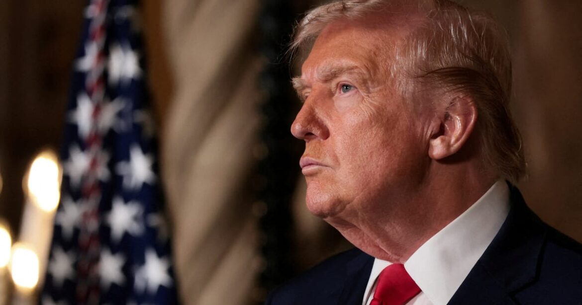 democratas-pedem-que-trump-reverta-destituicao-em-massa-de-embaixadores-dos-eua