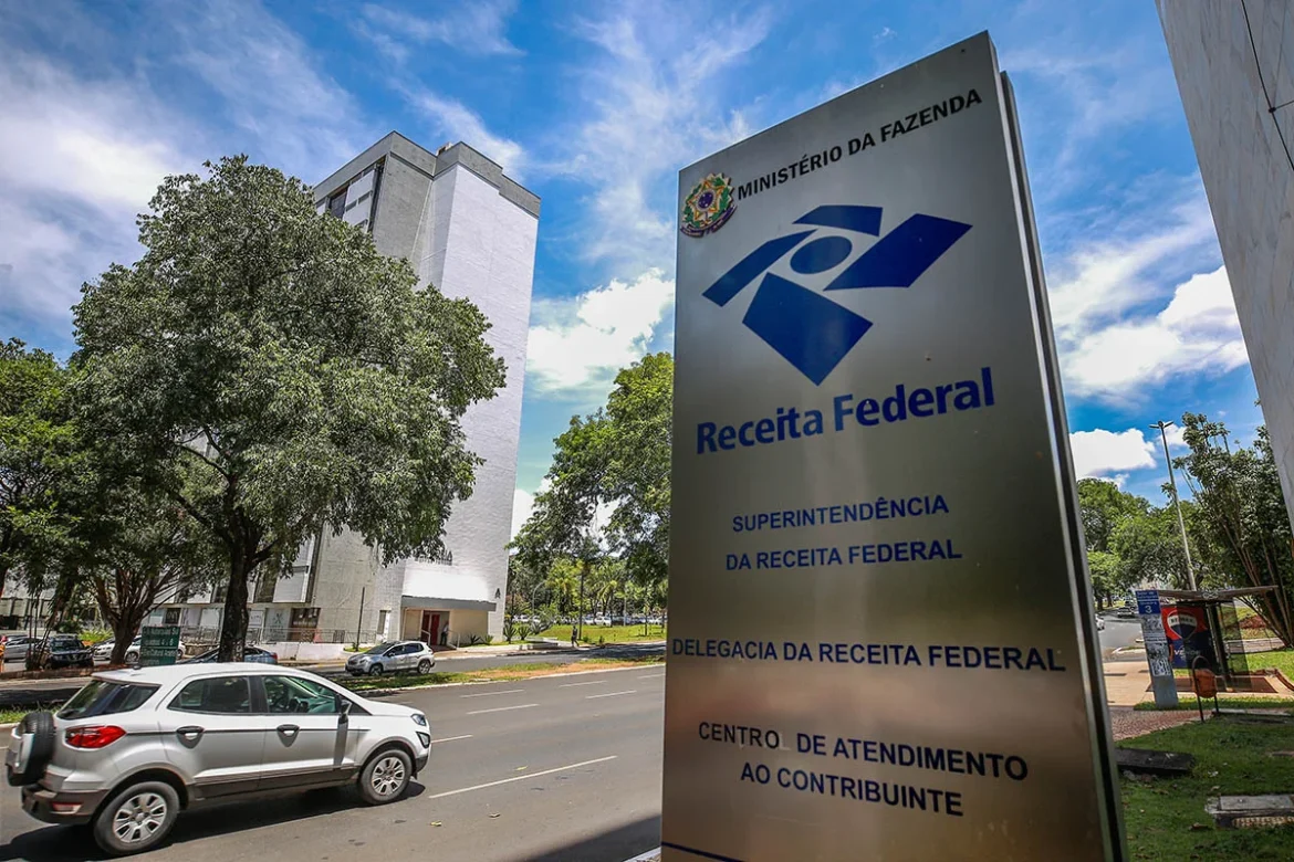 receita-desmente-fake-news-da-jovem-pan-e-emissora-admite:-erramos