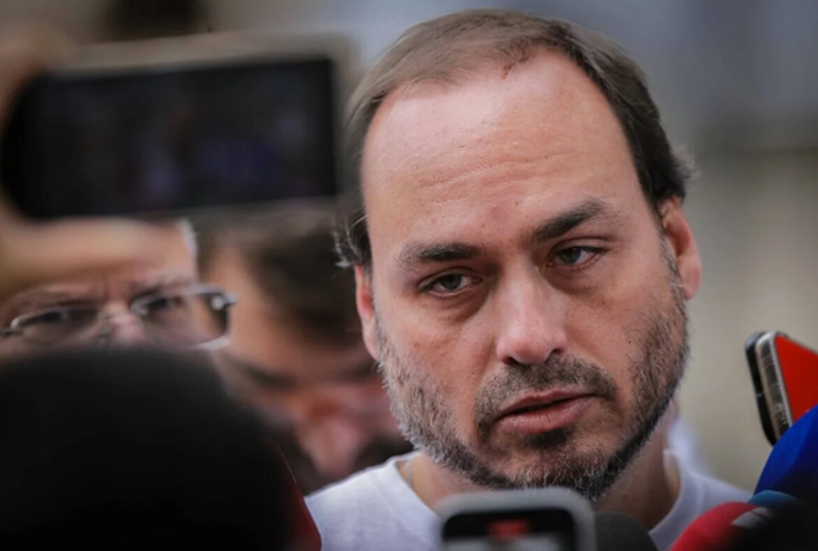 carlos-bolsonaro-ironiza-flagra-de-senadora-e-lobista-em-loja-de-luxo