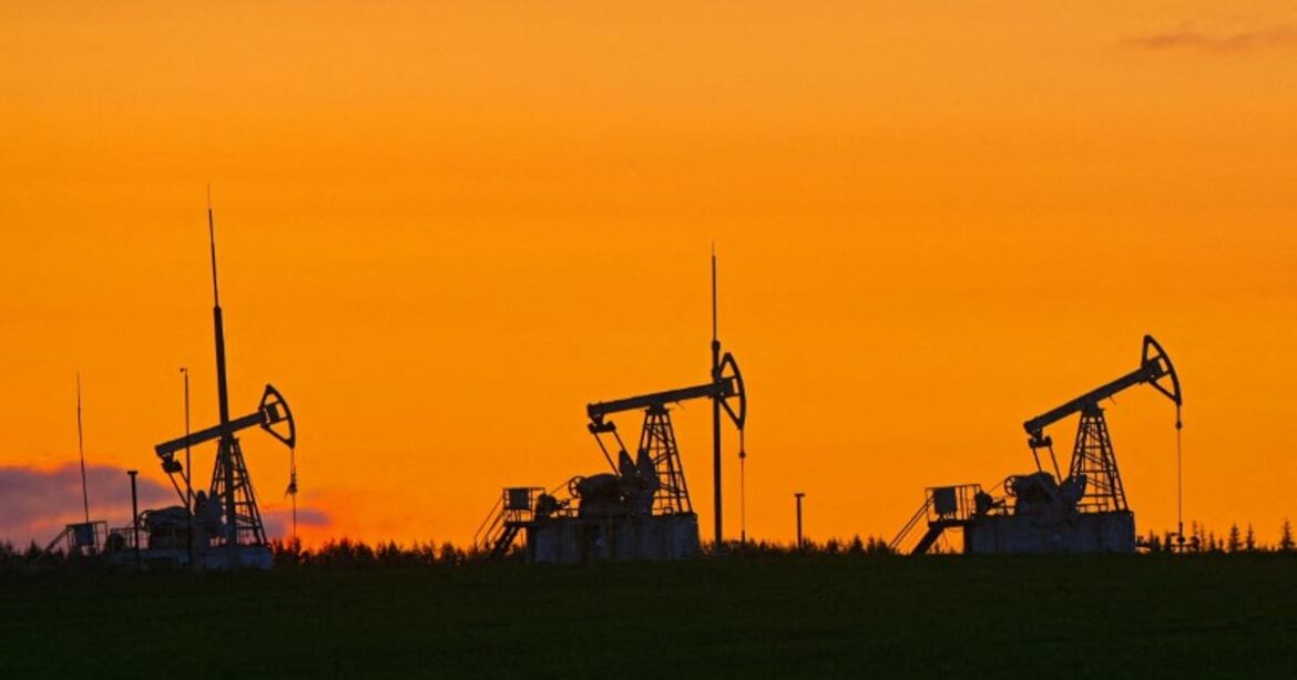 petroleo-fecha-estavel-com-esperancas-reduzidas-de-paz-para-russia-ucrania-e-tensoes-no-iemen