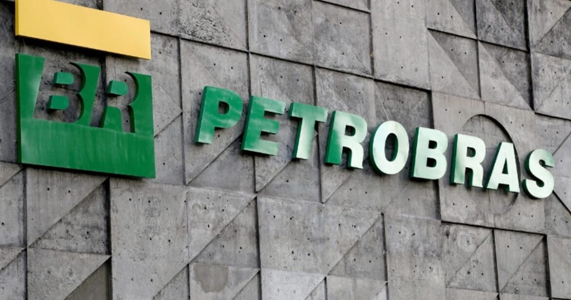 petrobras-preve-iniciar-producao-de-8a-plataforma-em-buzios-no-2o-tri,-diz-diretora