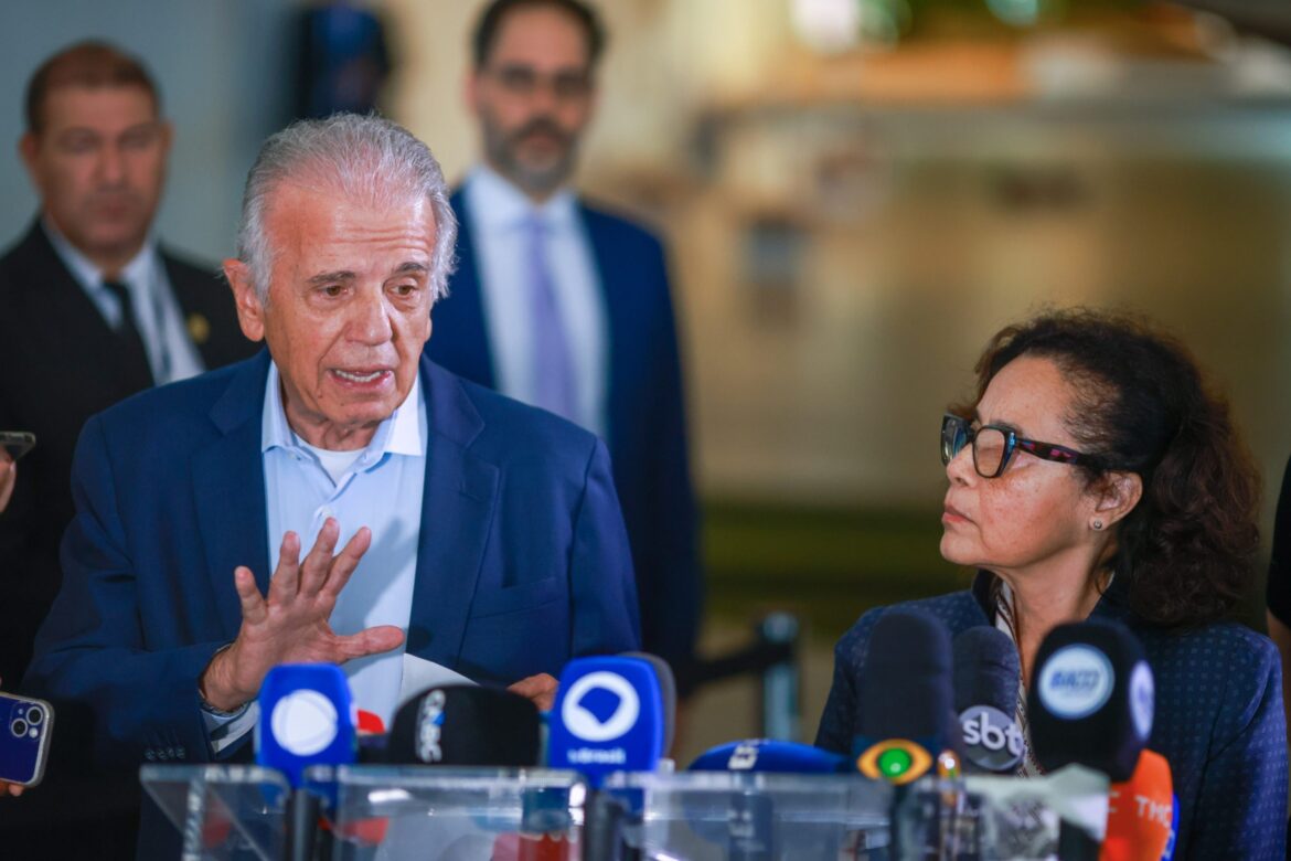 governo-brasileiro-diz-que-fronteira-com-venezuela-segue-aberta-e-tranquila