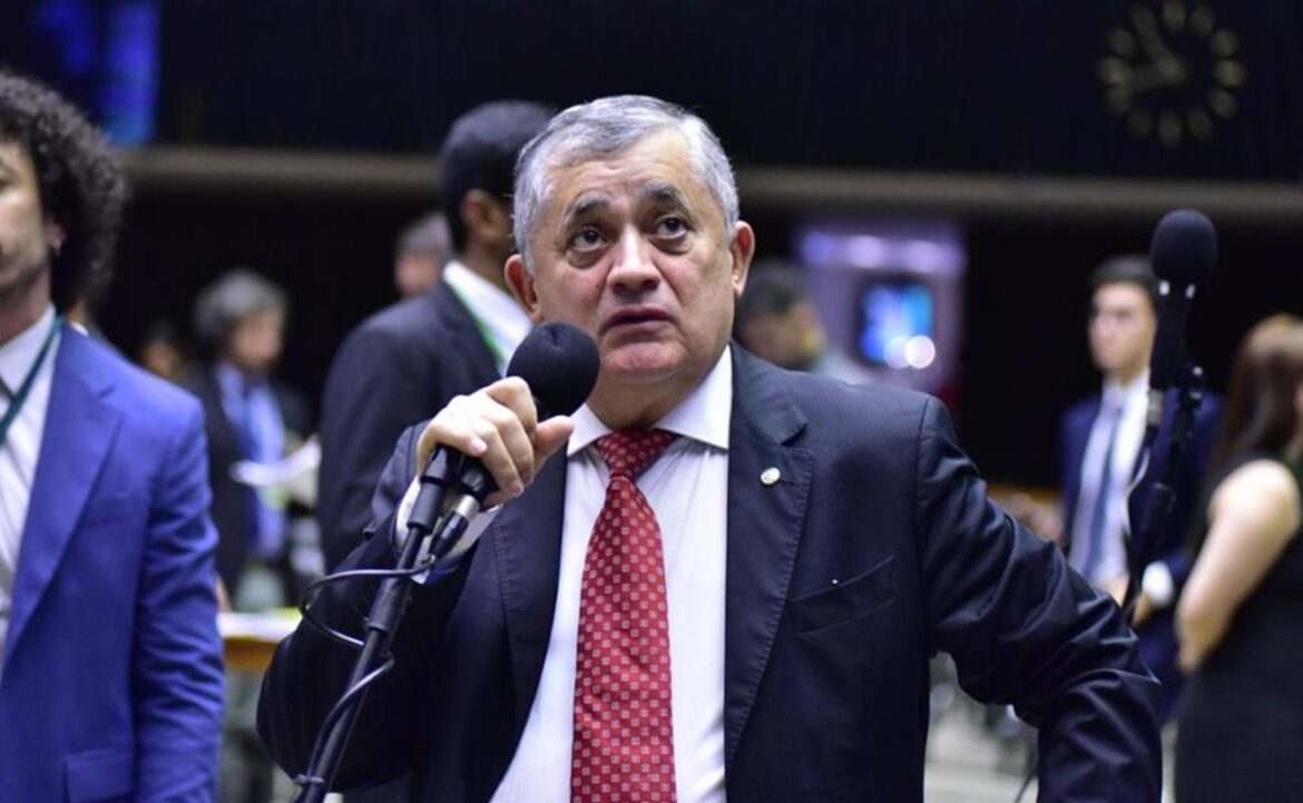 venezuela:-lideres-do-governo-criticam-acao-e-citam-interesses-dos-eua
