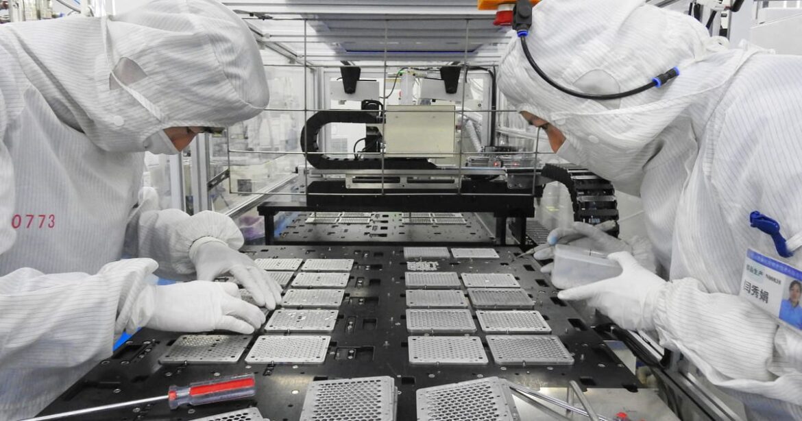 crescimento-do-setor-de-servicos-da-china-atinge-menor-nivel-em-6-meses-em-dezembro,-mostra-pmi-privado