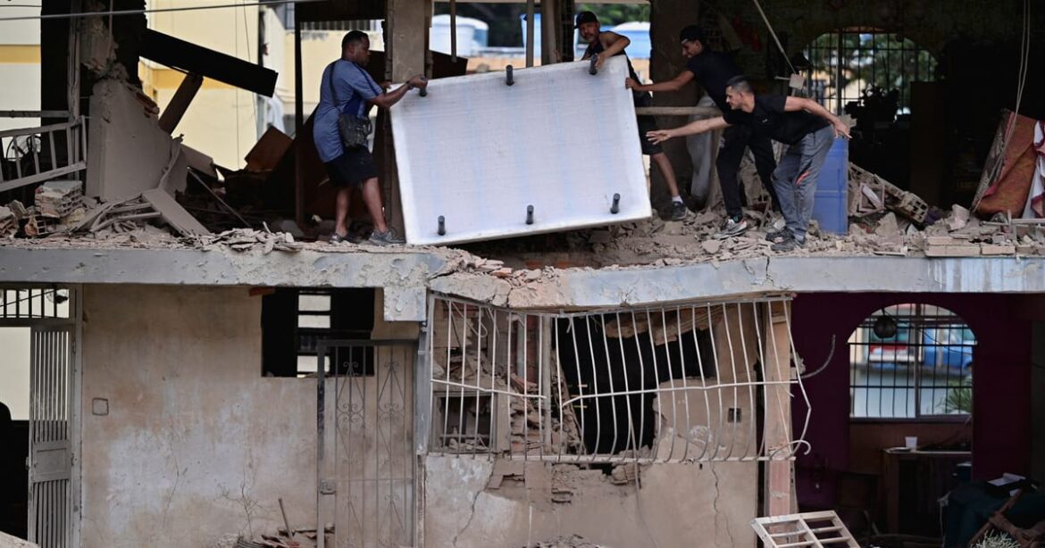 casas-venezuelanas-foram-destruidas-em-ataque-dos-eua;-nao-ha-dados-oficiais-sobre-mortes