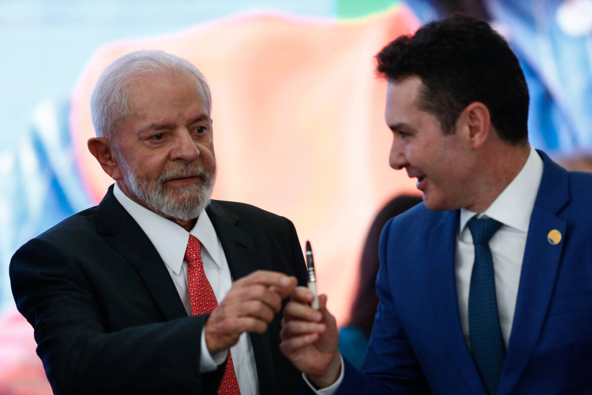 deputado-de-sp-aciona-ministerio-publico-federal-por-falta-de-transparencia-no-pac