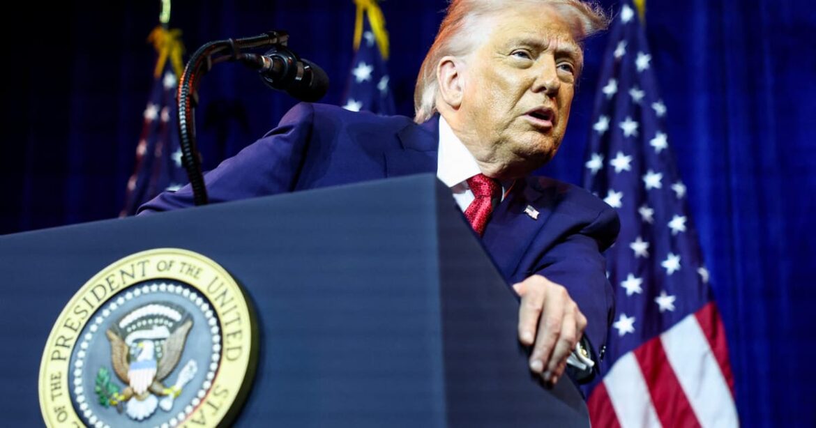 trump-diz-a-deputados-republicanos:-se-nao-vencermos-as-eleicoes-de-meio-de-mandato,-sofrerei-impeachment