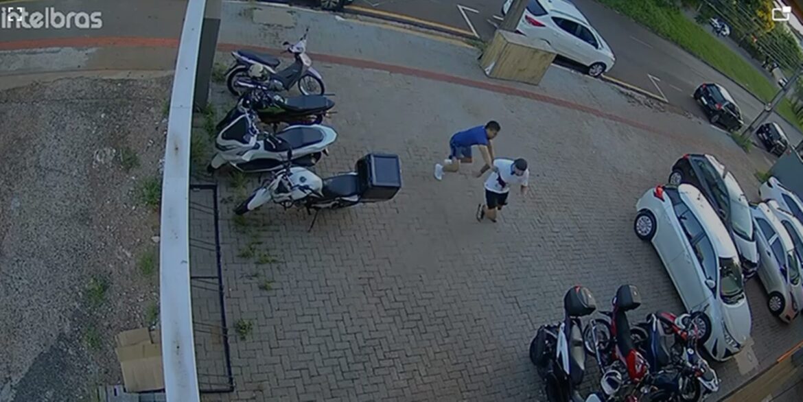 sequencia-brutal-de-videos-mostra-aluno-sendo-atacado-na-rua-e-e-dentro-de-academia.-imagens-fortes