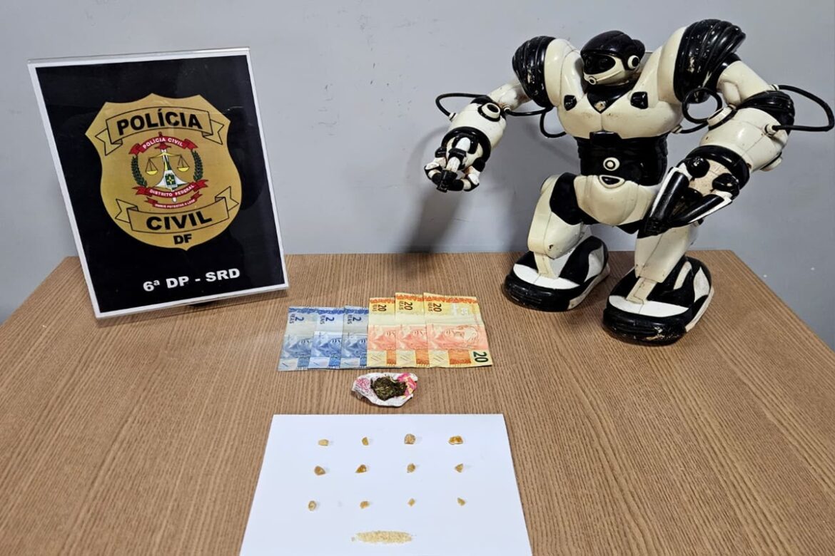 traficante-escondia-crack-em-robo-de-brinquedo-do-neto