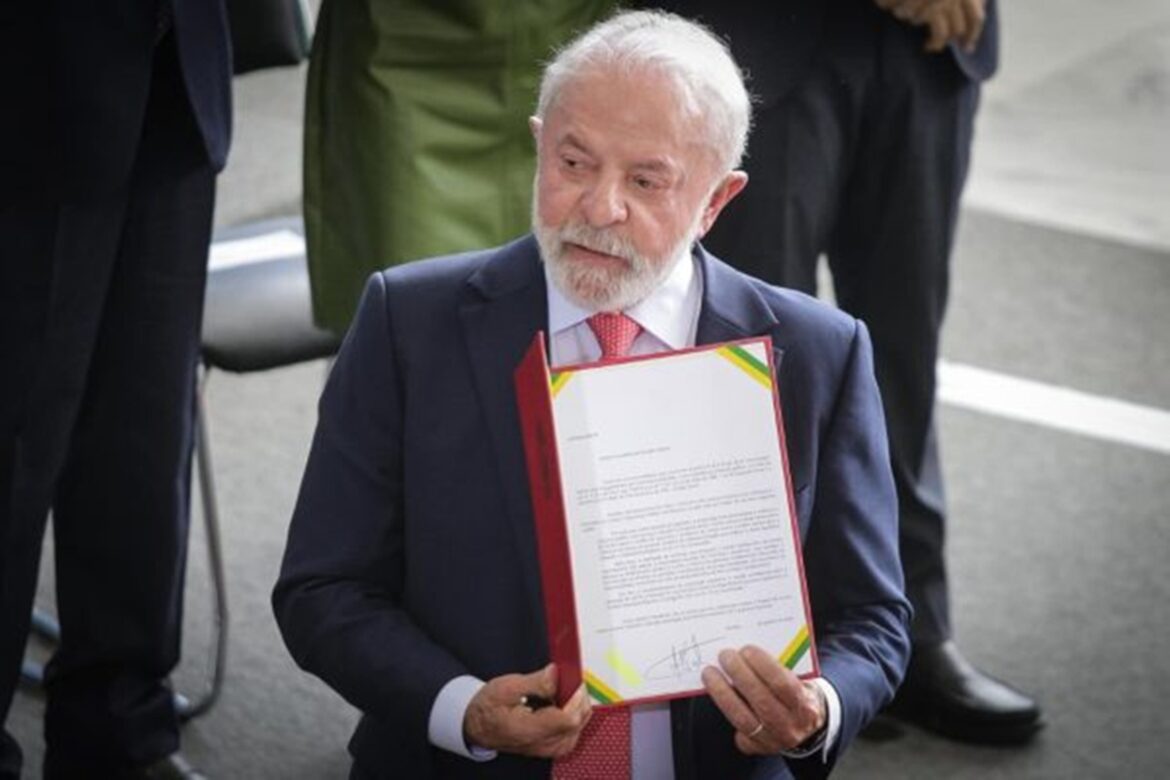 lula-assina-e-envia-acordo-comercial-mercosul-ue-ao-congresso