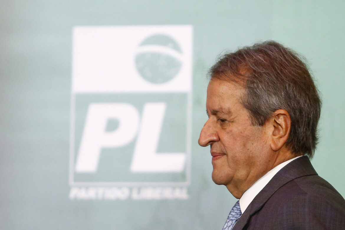 o-salario-de-r$-30-mil-pago-pelo-pl-a-um-ex-ministro-de-bolsonaro