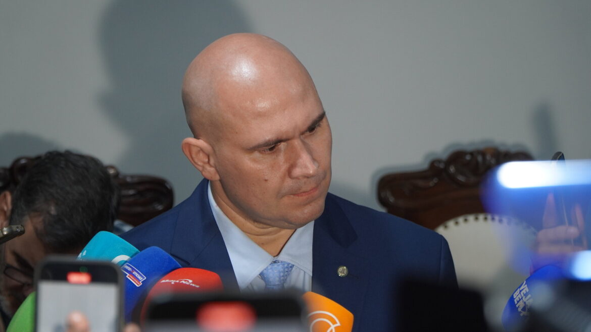 abilio-mantem-medicos-fantasmas-para-nao-perder-recurso-federal,-diz-denuncia