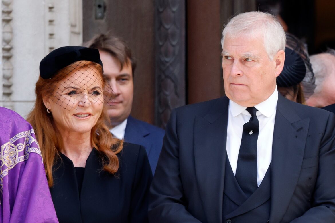 autor-diz-que-sarah-ferguson,-ex-de-andrew,-teria-dormido-com-epstein
