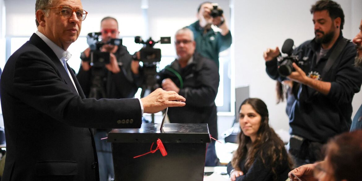 socialista-antonio-seguro-e-eleito-presidente-de-portugal