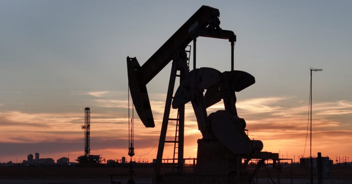 petroleo-sobe-mais-de-1%-apos-eua-pedirem-cautela-para-embarcacoes-proximas-ao-ira