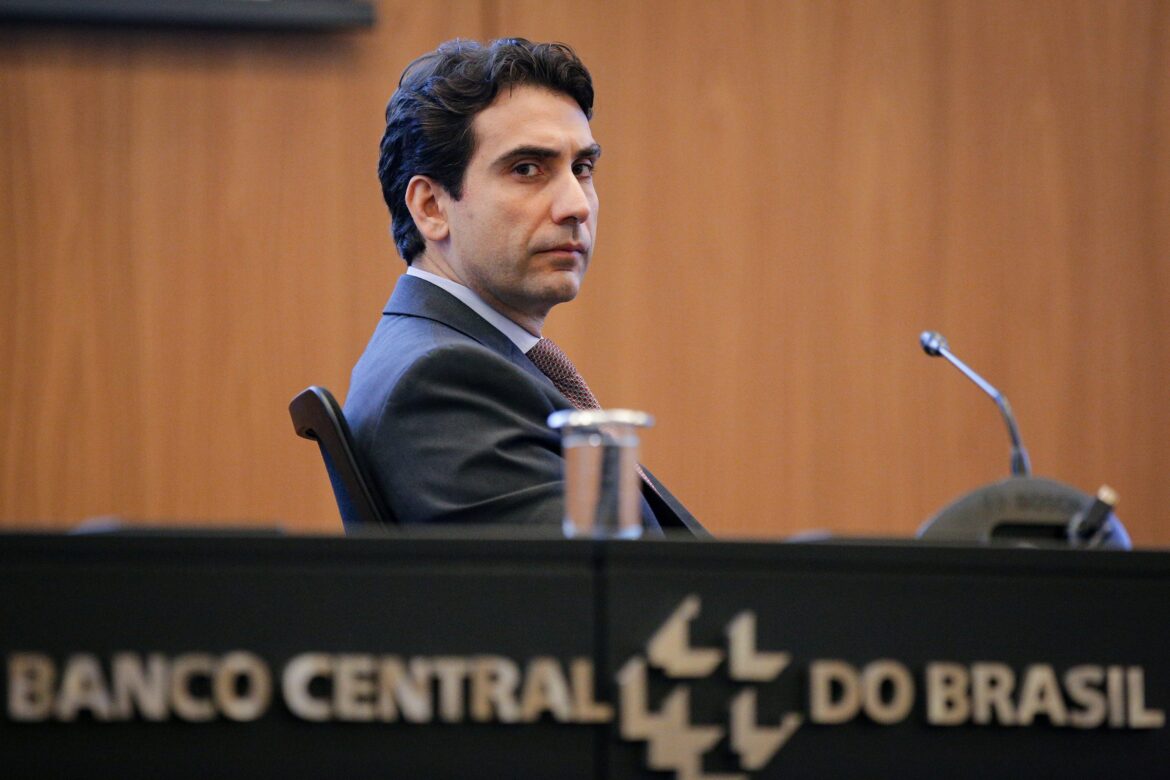 senador-quer-que-galipolo-explique-em-cpi-reuniao-de-lula-com-vorcaro