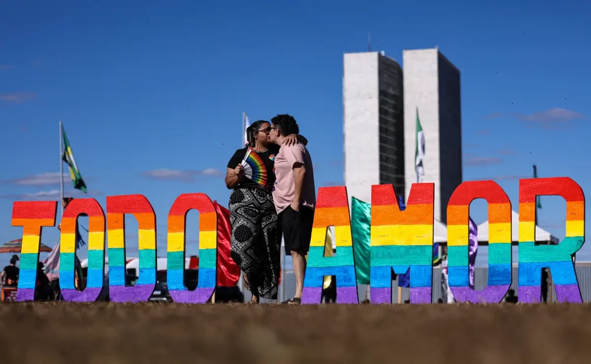 pesquisa-revela-que-juizes-resistem-a-decisao-do-stf-sobre-lgbtfobia