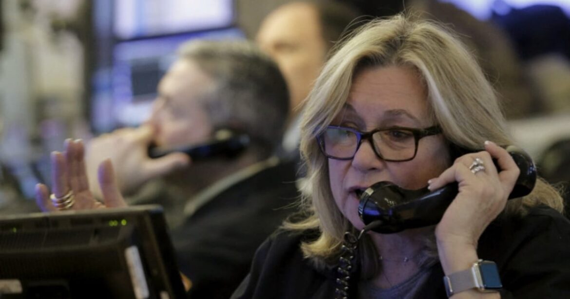 s&p-500-e-nasdaq-caem-com-dados-economicos-e-balancos-em-foco