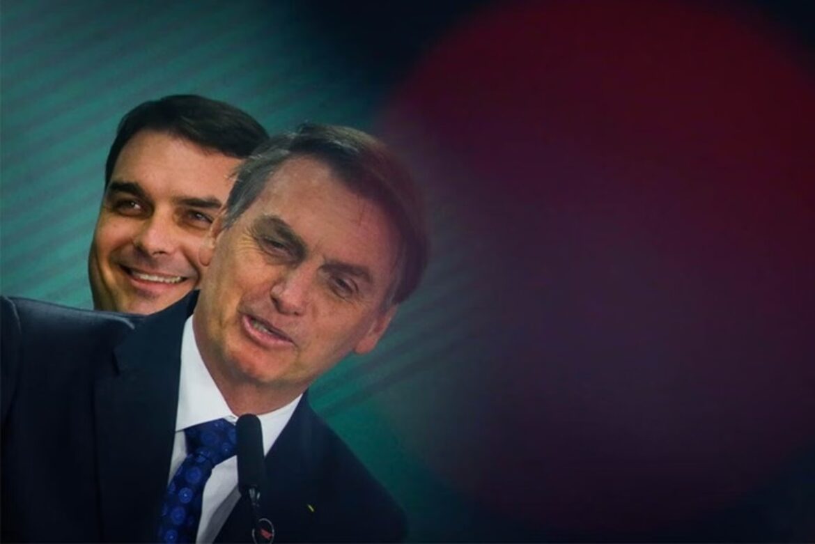 bolsonaro-pede-a-moraes-visita-de-flavio-fora-do-horario-na-papudinha