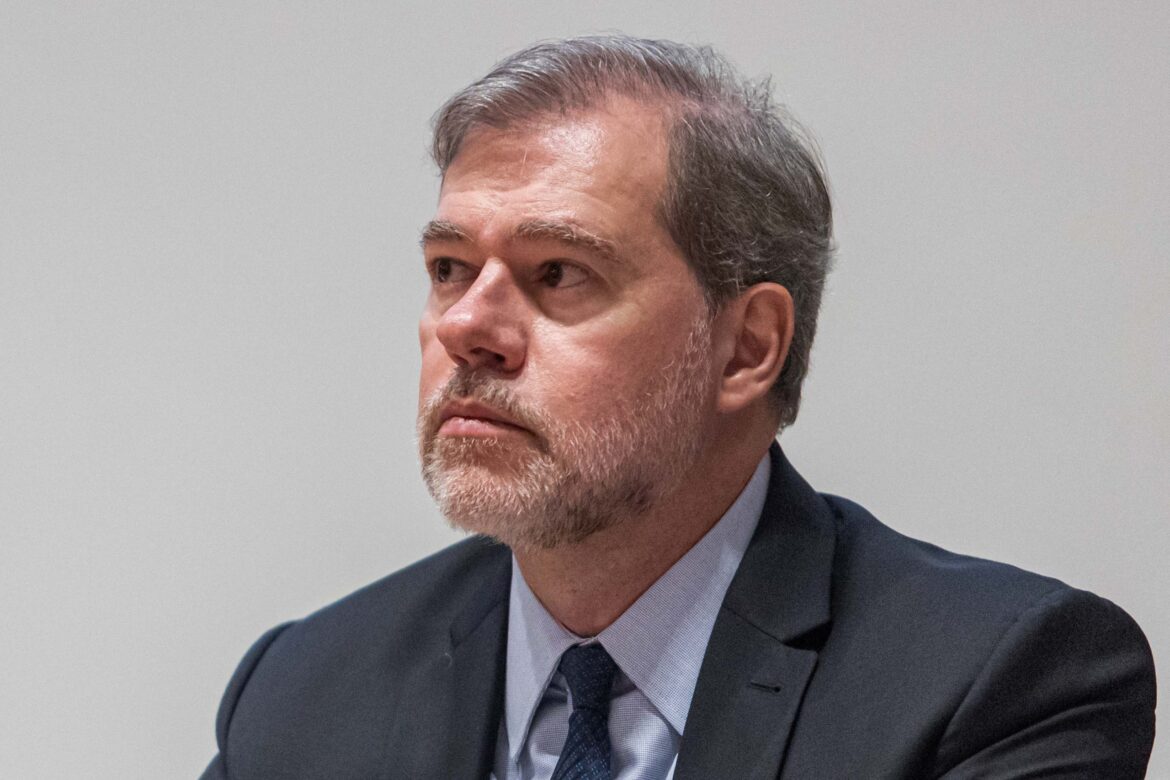 ministros-de-lula-veem-potencial-explosivo-em-mencoes-a-toffoli-no-celular-de-vorcaro